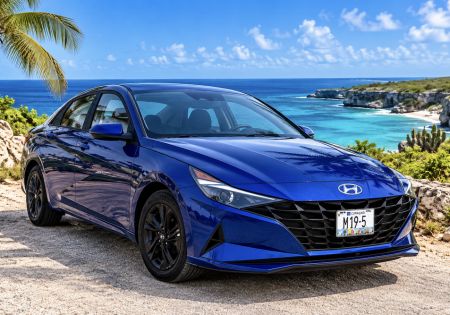Hyundai Elantra Curacao | Automatic